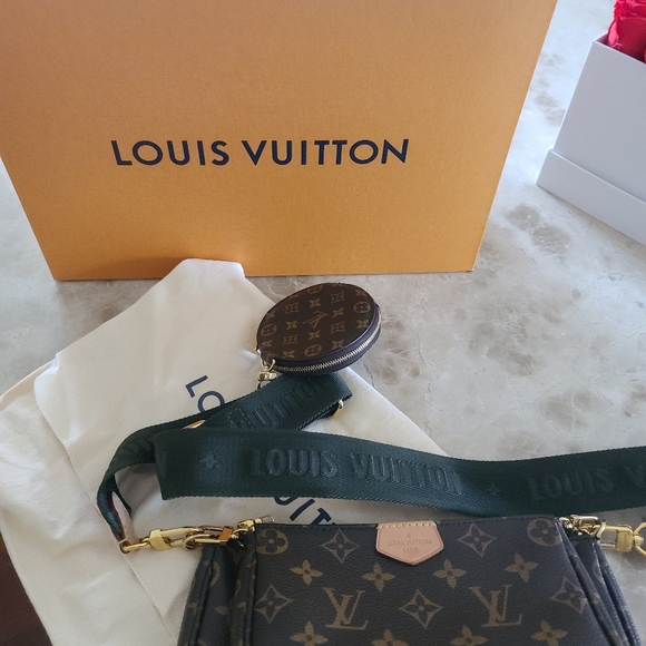 Authentic used Louis Vuitton multi pochettes - Picture 2 of 6